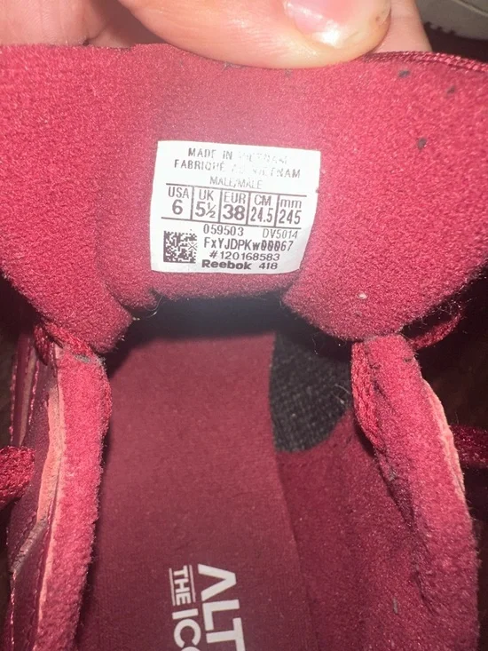 Reebok Burgundy Low-Top Sneakers with White Accents - Picture 3 of 8